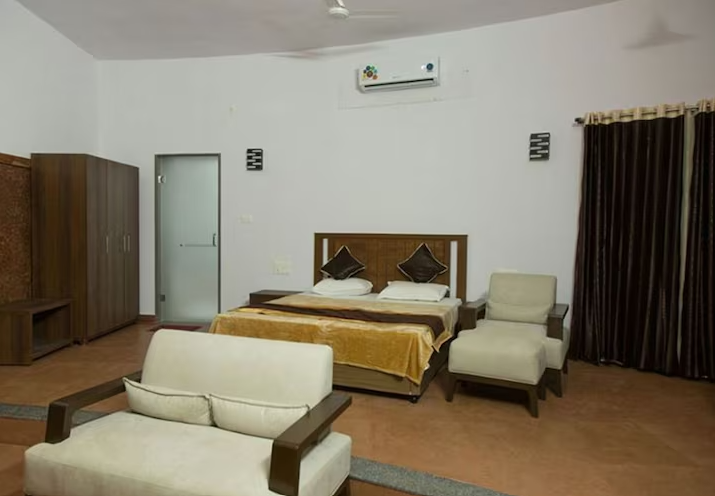 Luxury Room With Bathtub