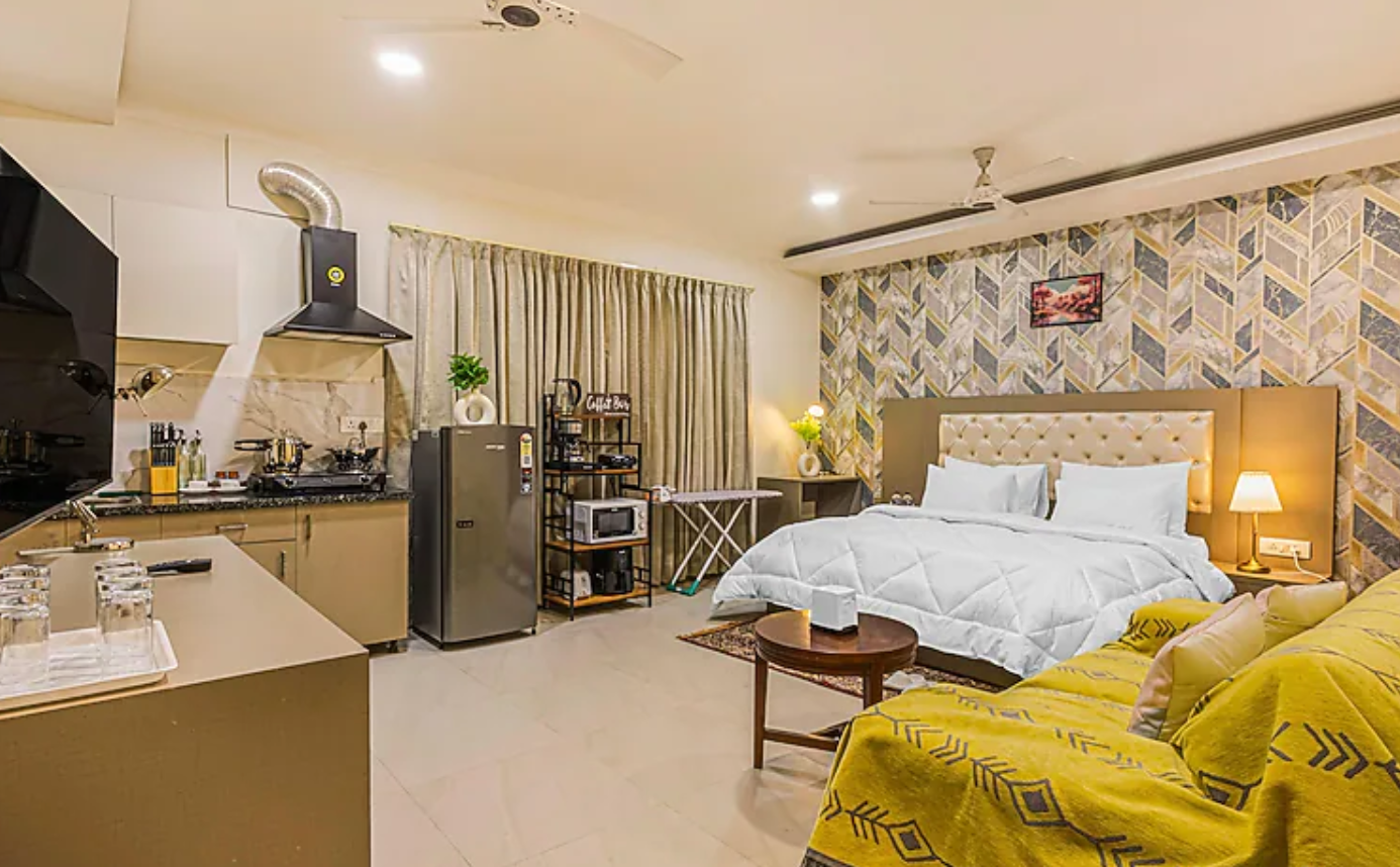 The Penthouse Studio - Jacuzzi and Terrace