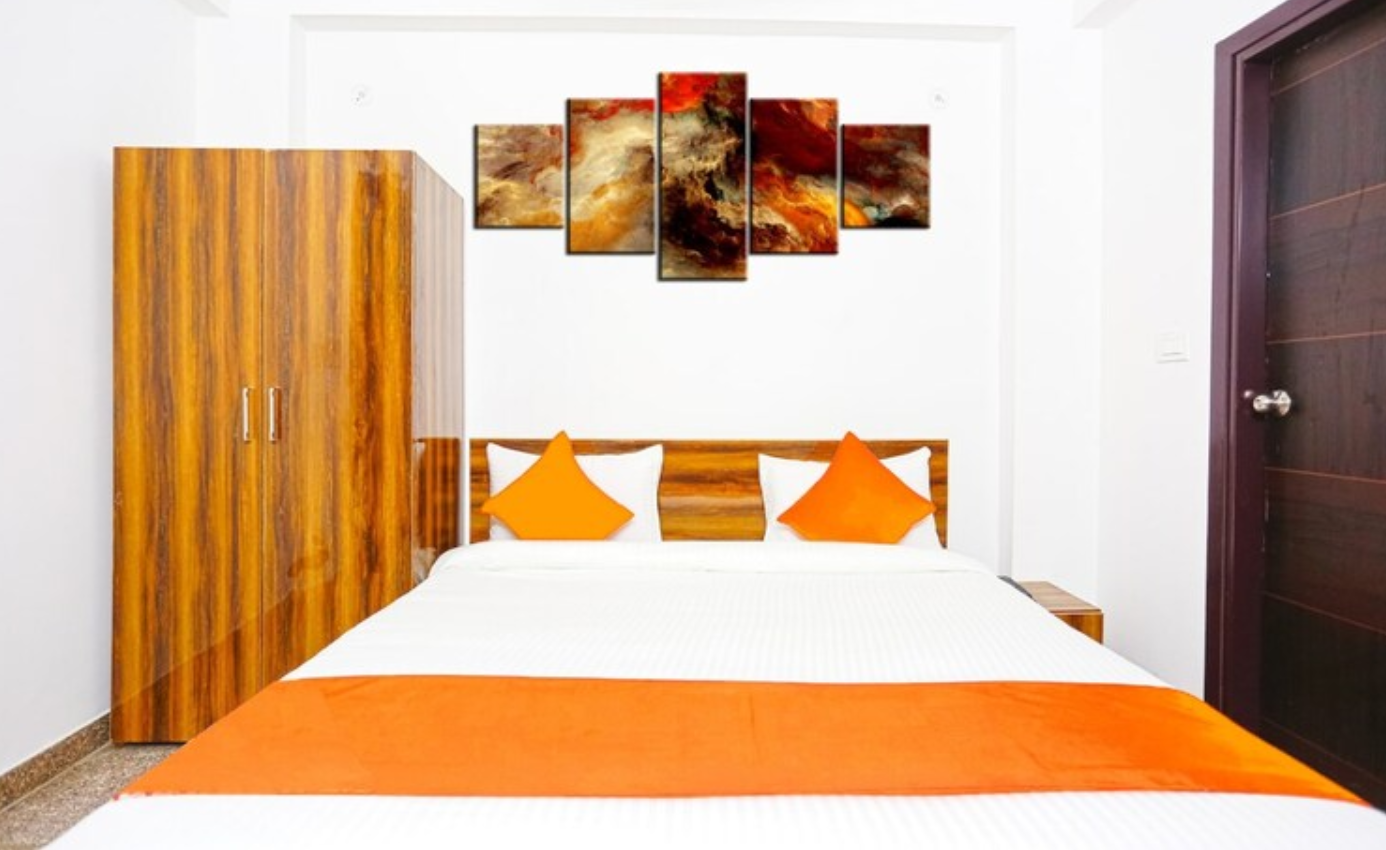 Hotel Dream Connect Deluxe Room with Balcony & Pantry 3