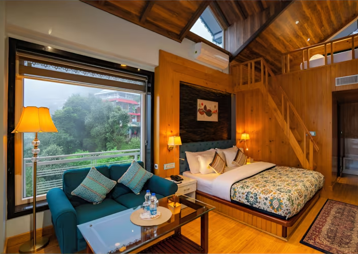 Attic King Room with Mountain View and Jacuzzi