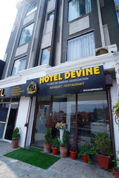 Hotel Devine Zirakpur