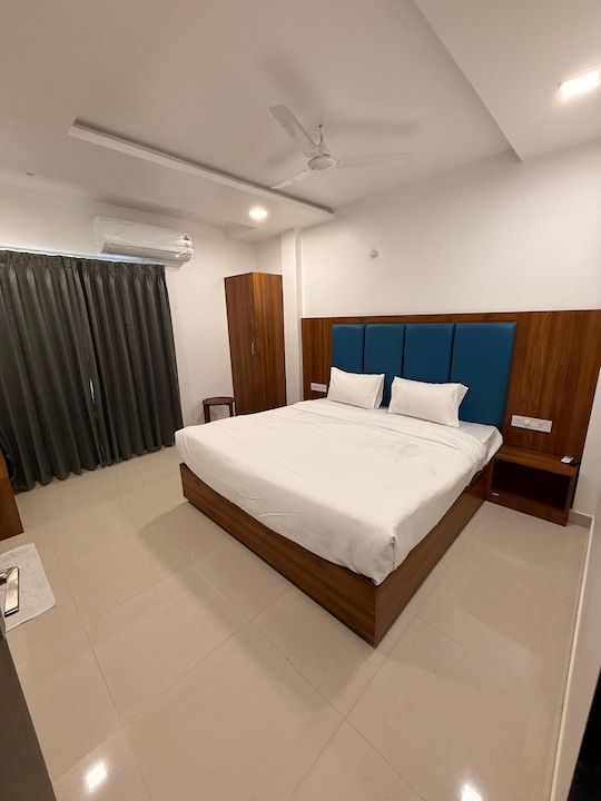 Unique Hotels 