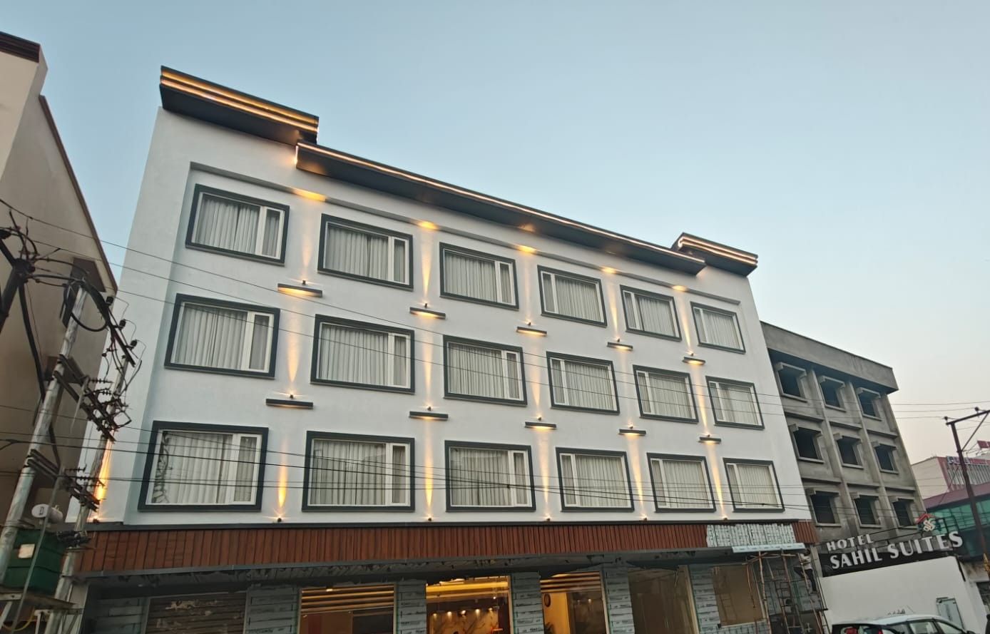 Hotel Sahil Suites
