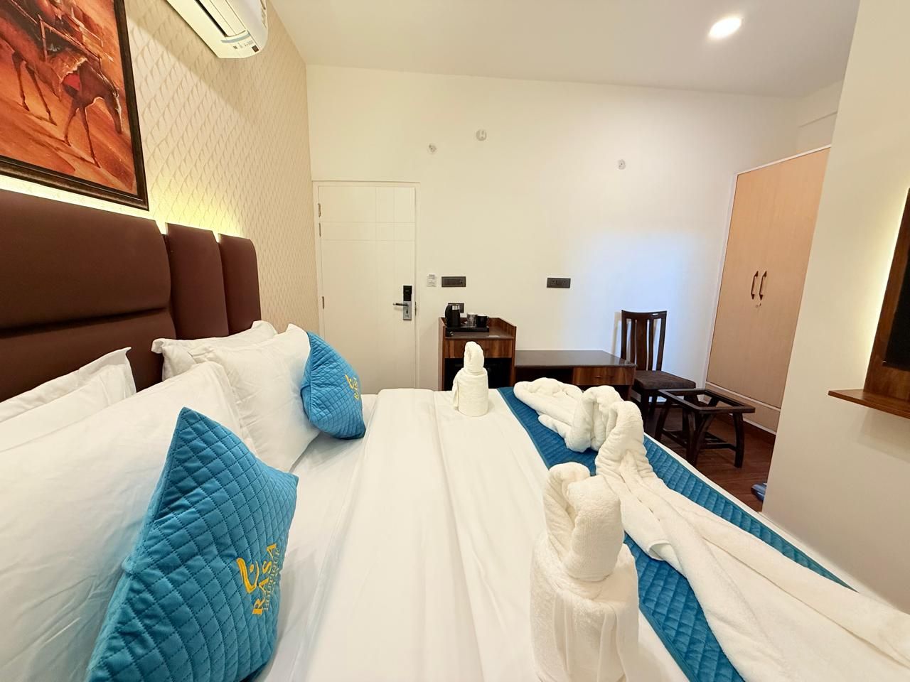 Rasa Boutique Stay Deluxe Room 5