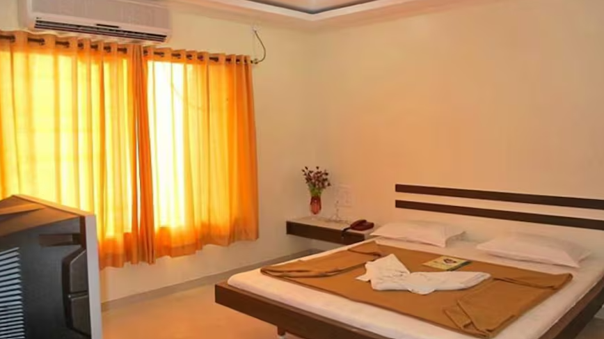 Double Bed Non AC Room