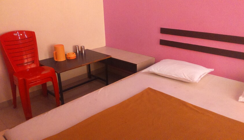 Deluxe Double Bed AC Room