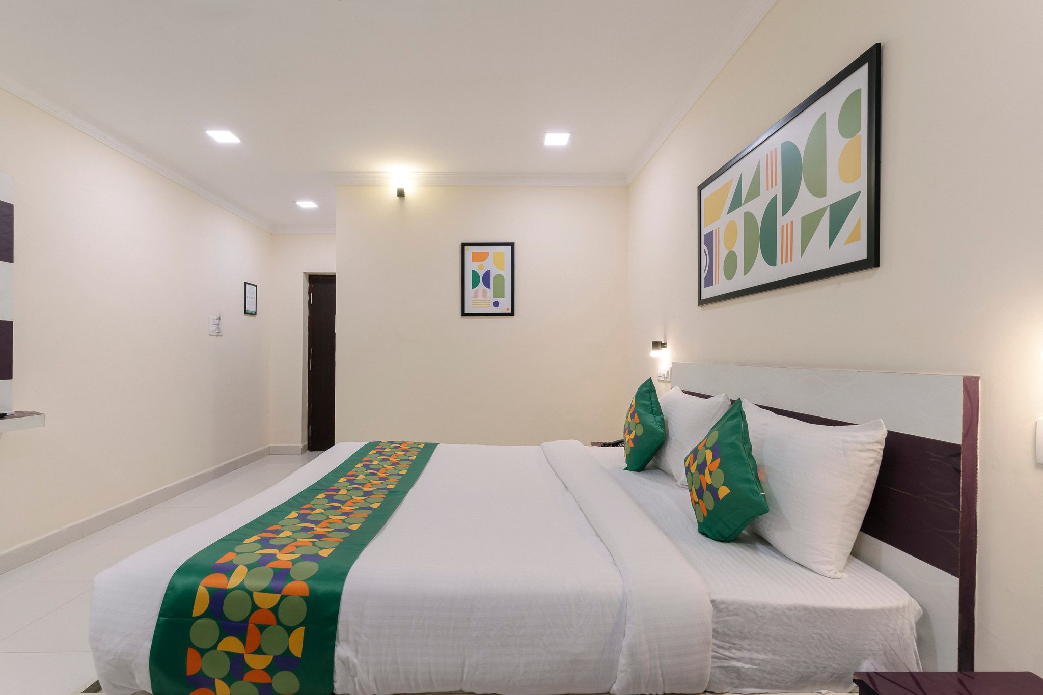 Treebo SNS Grand Inn Deluxe Room 6