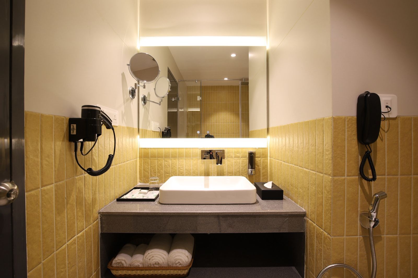 Lemon Tree Hotel, Ranchi Superior Double Room 5