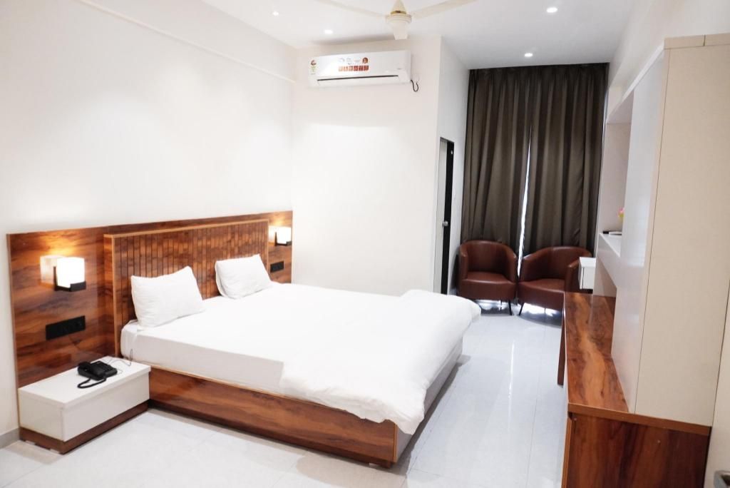 Hotel Emerald Nest Deluxe Room