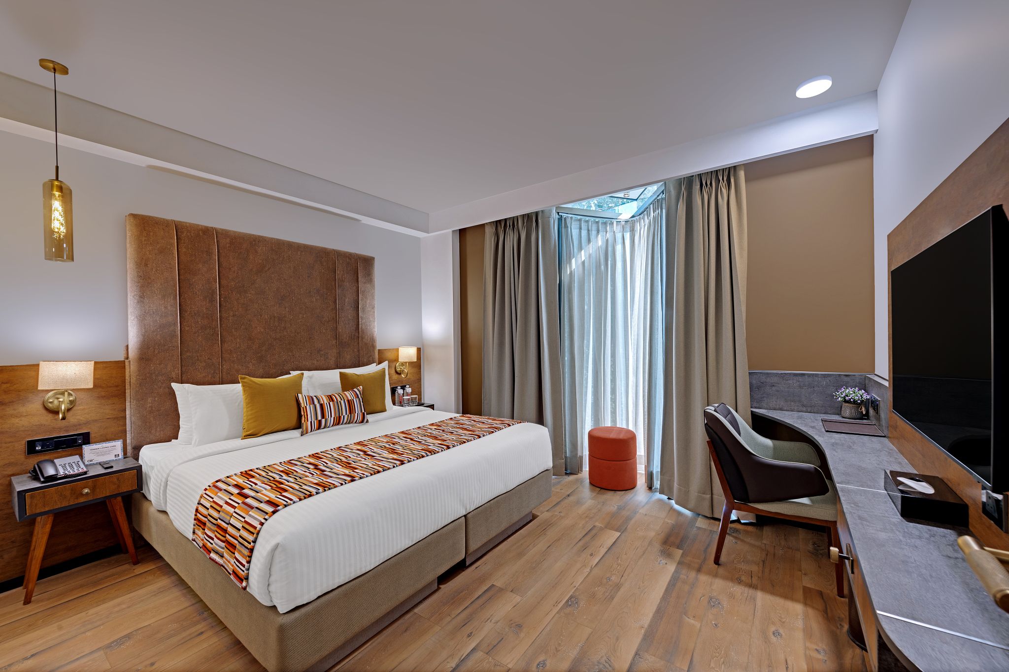 PREMIUM SUITES