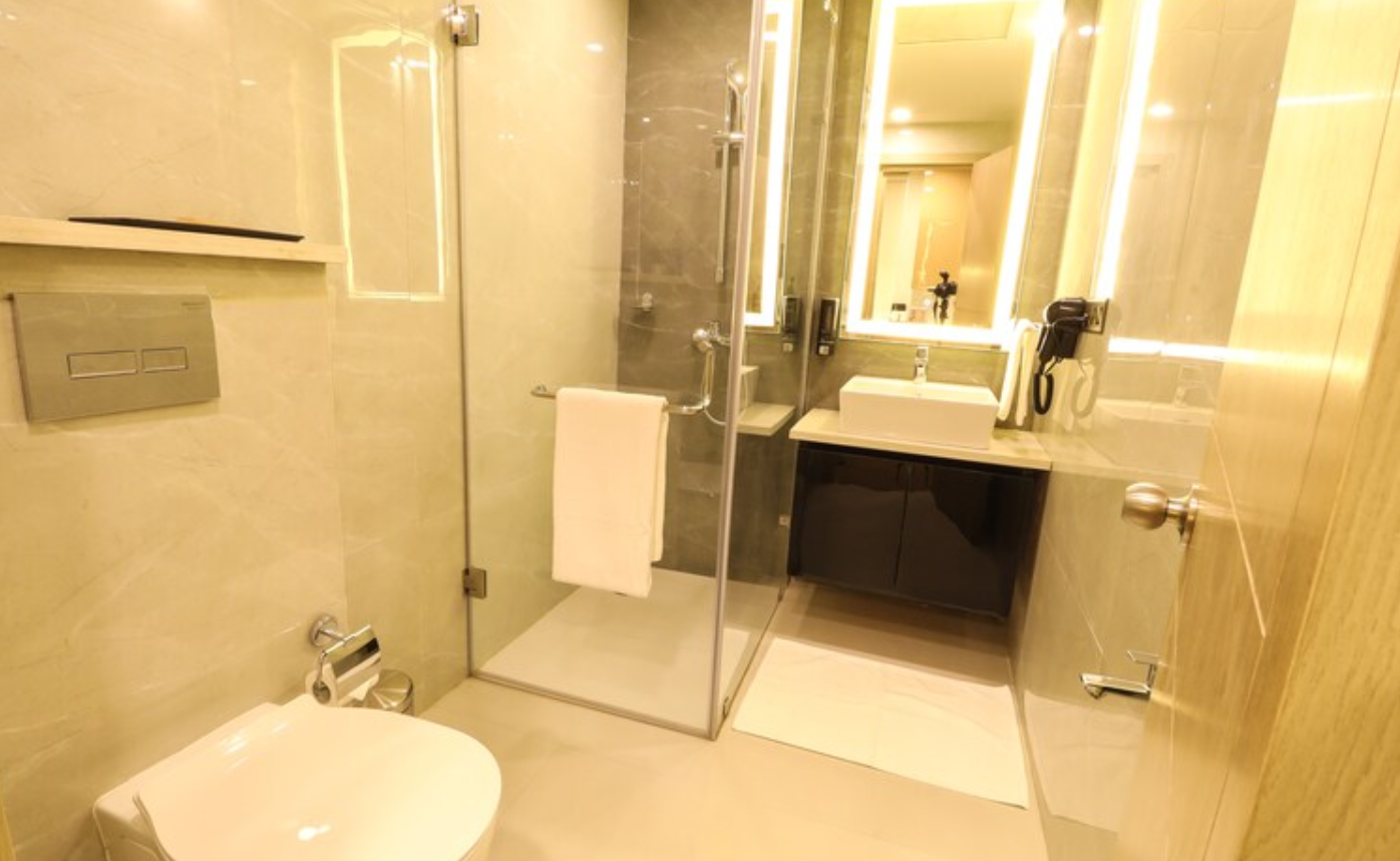 PREMIUM SUITES