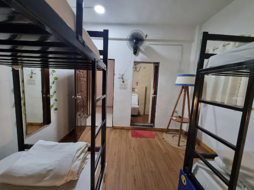 Bed in 4 Bed AC Mixed Dorm - Private Bathroom
