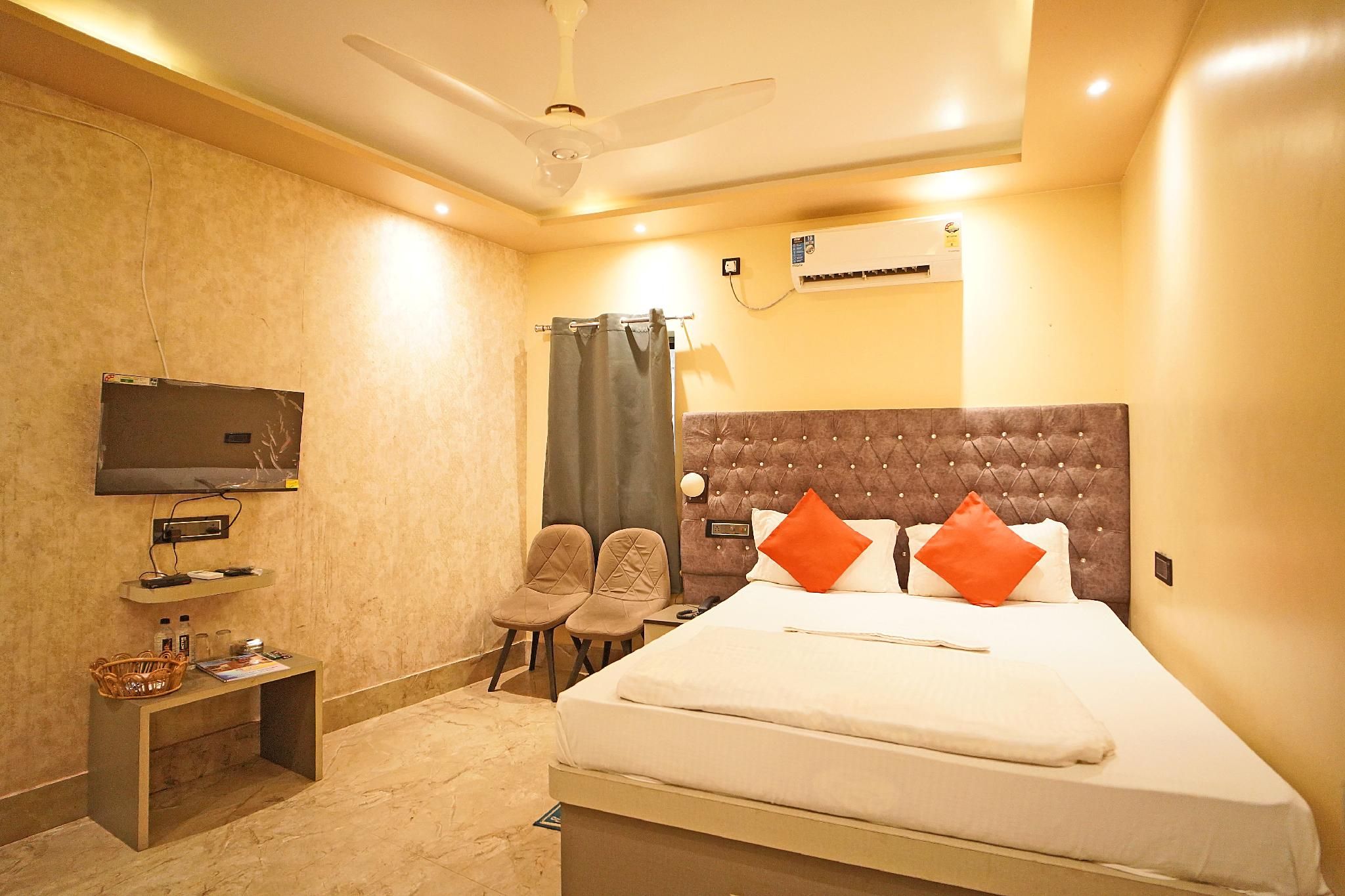 Shakuntala Village Resort Super Deluxe Double Room