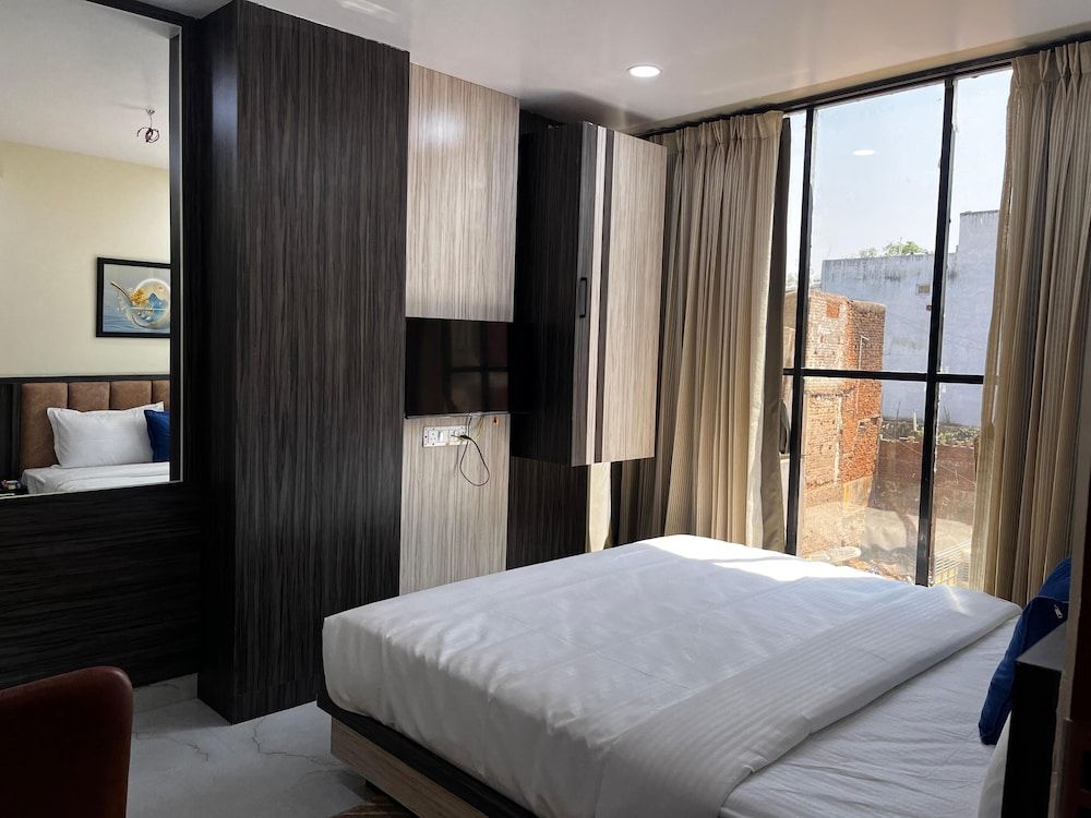 Hotel Soumya Sarovar EXECUTIVE DOUBLE BED ROOM 3