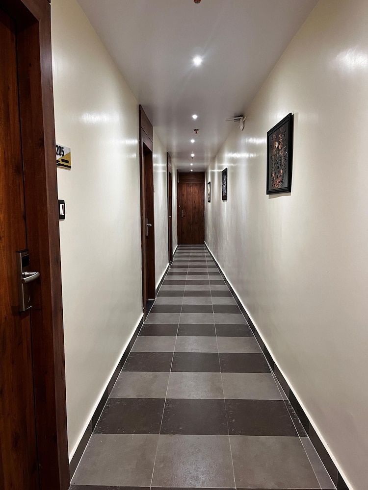 Surfing/boogie boarding