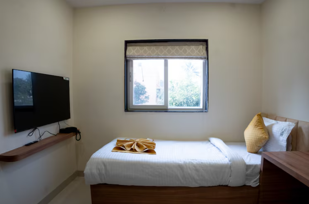 Deluxe Double Non AC Room