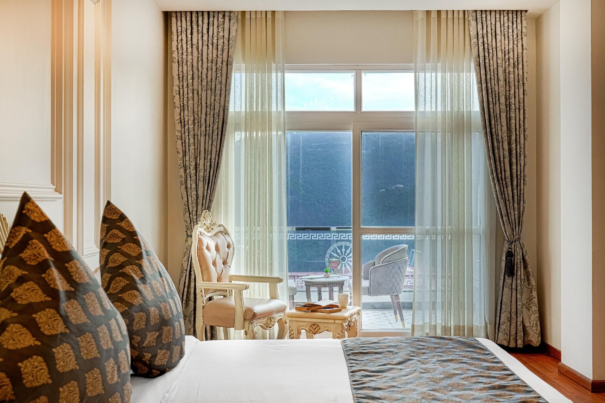 Premium Room with Bathtub