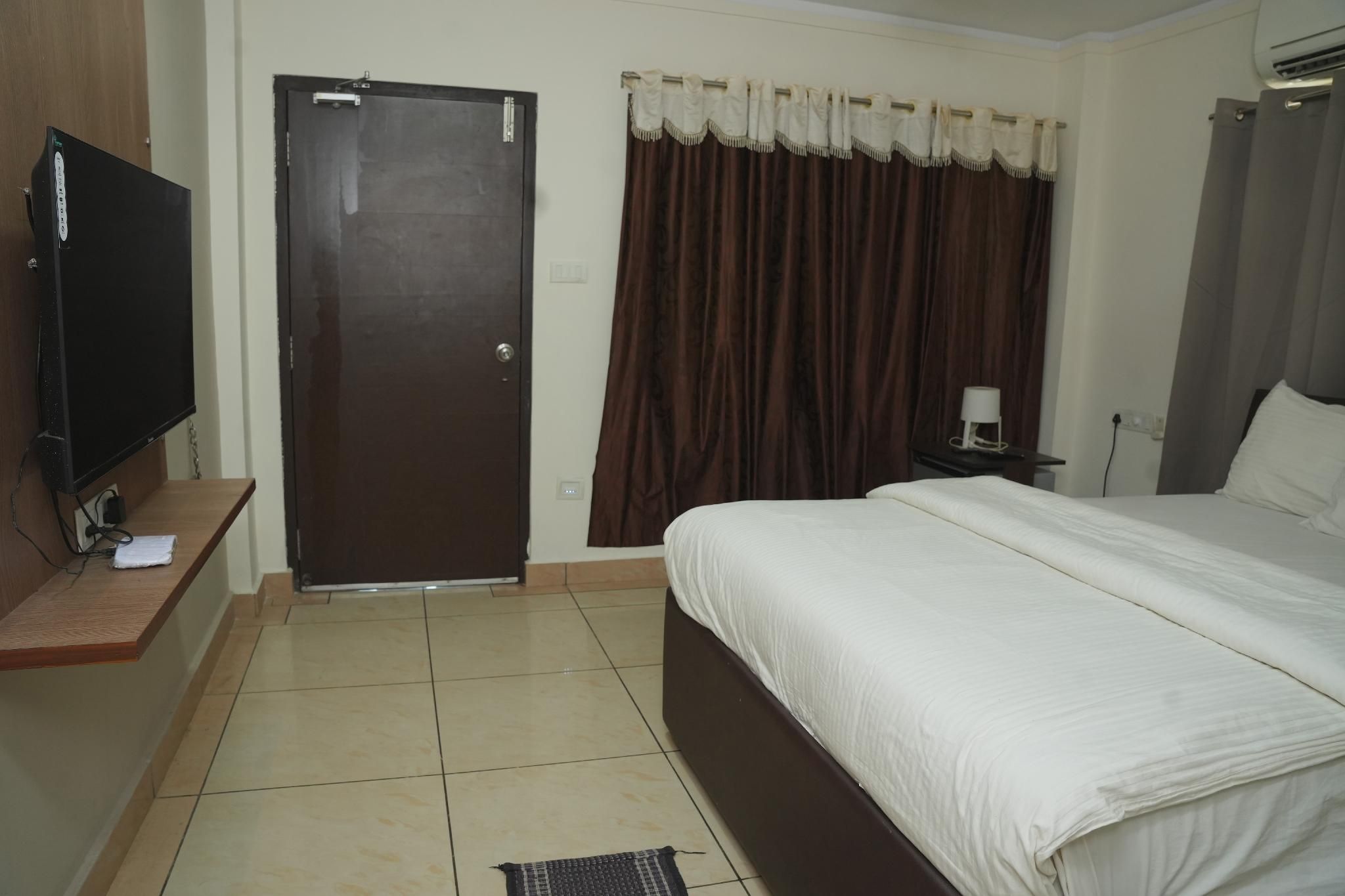 Hotel Grand Leela Krishna Junior Suite 2