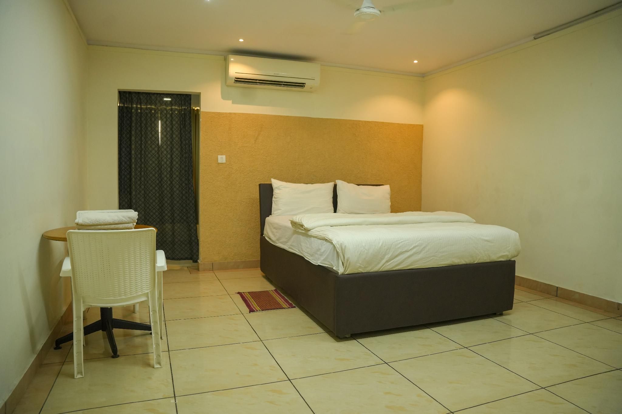 Hotel Grand Leela Krishna Deluxe 2