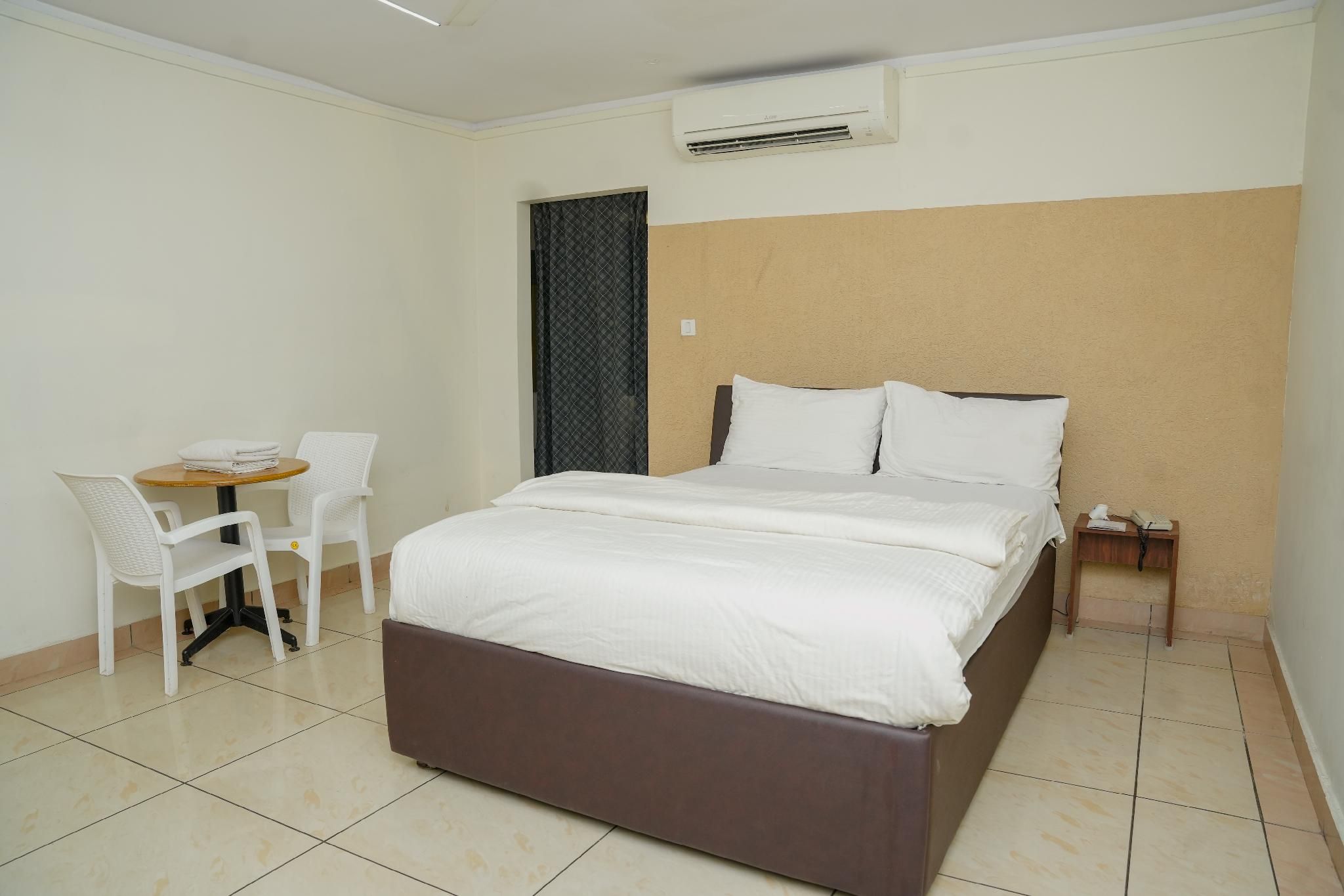 Hotel Grand Leela Krishna Deluxe