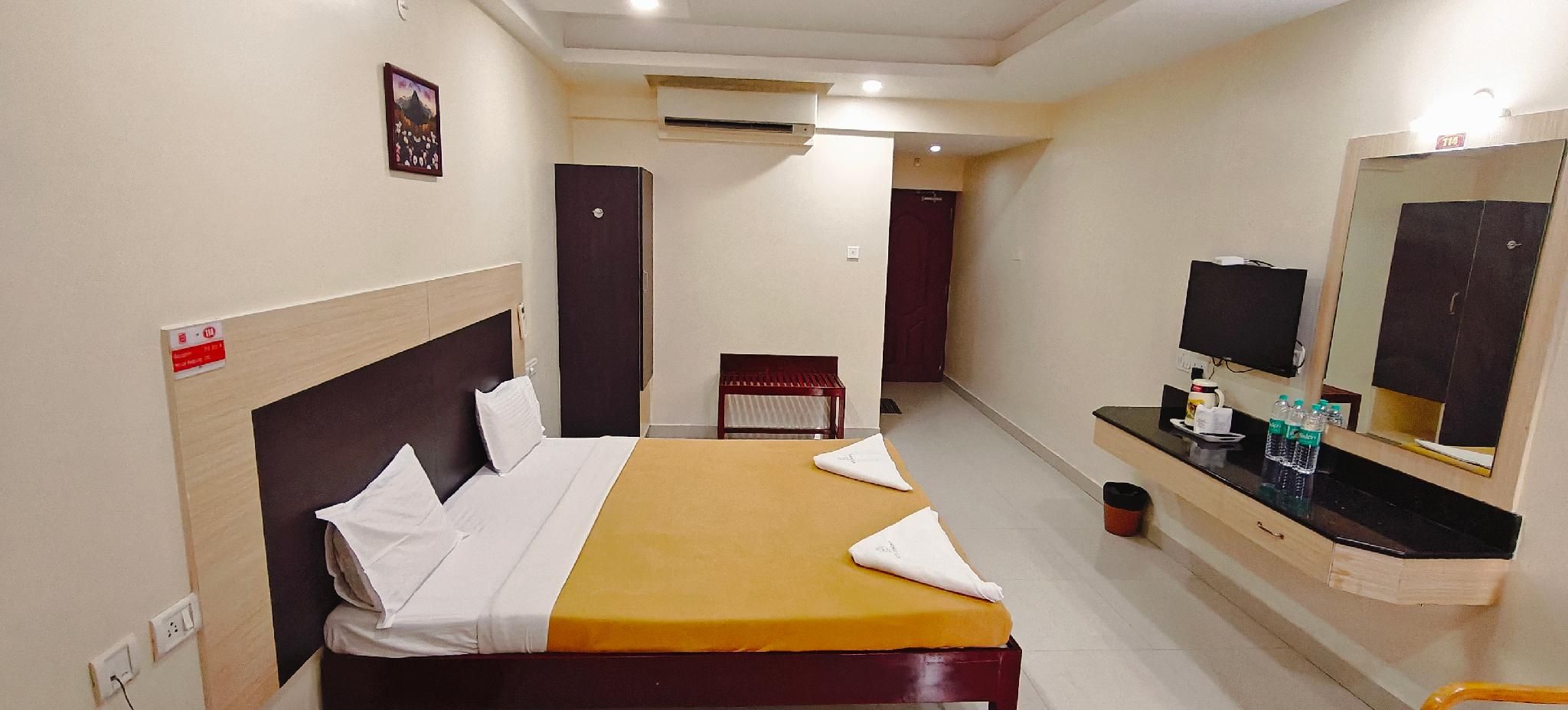 Hotel Diamond Kumbakonam Deluxe Triple