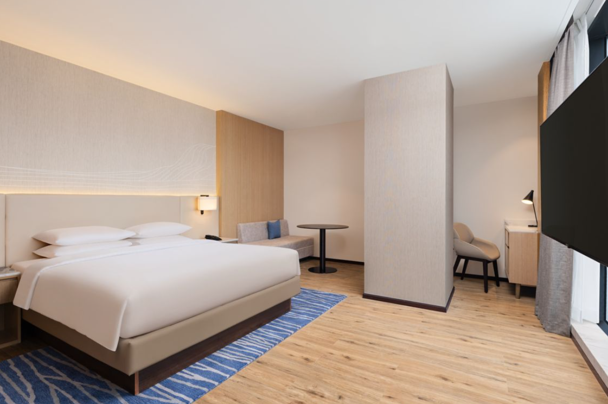 1 Bedroom Junior Suite, King, City view