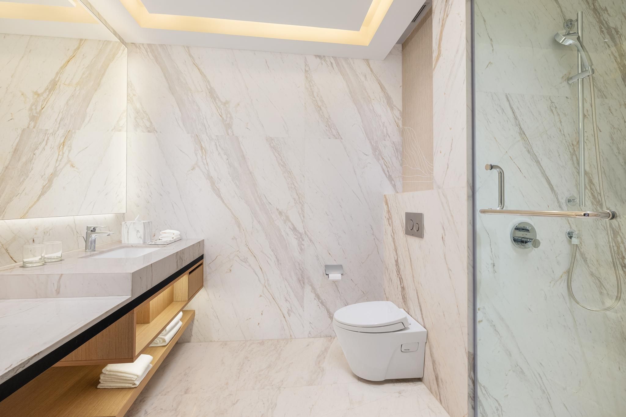 Deluxe Guest room, Queen, Mountain view