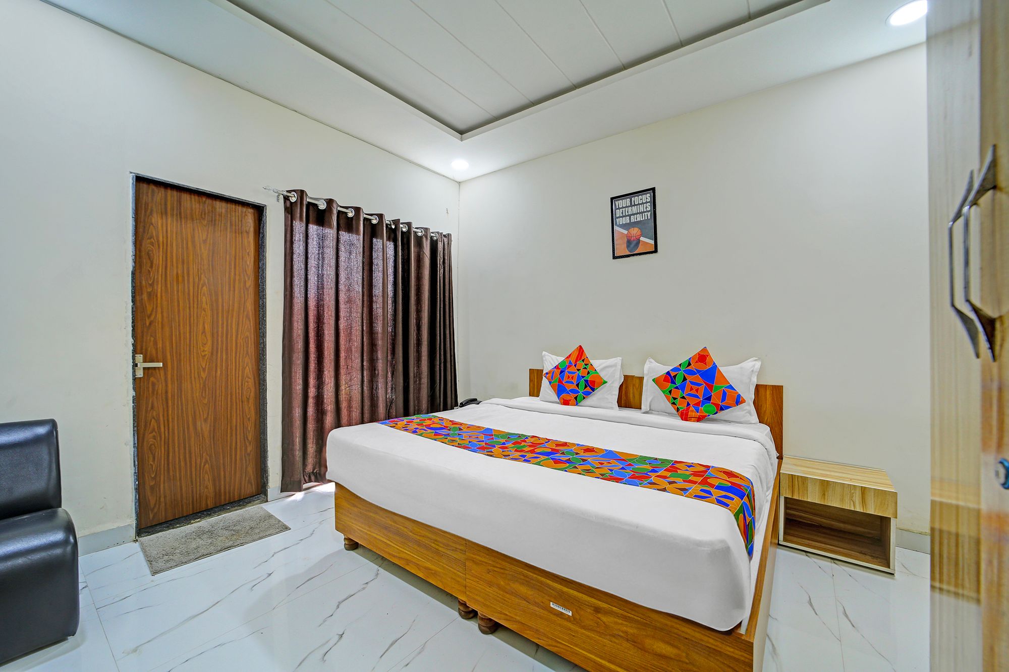 FabHotel Cressida Deluxe Room 3