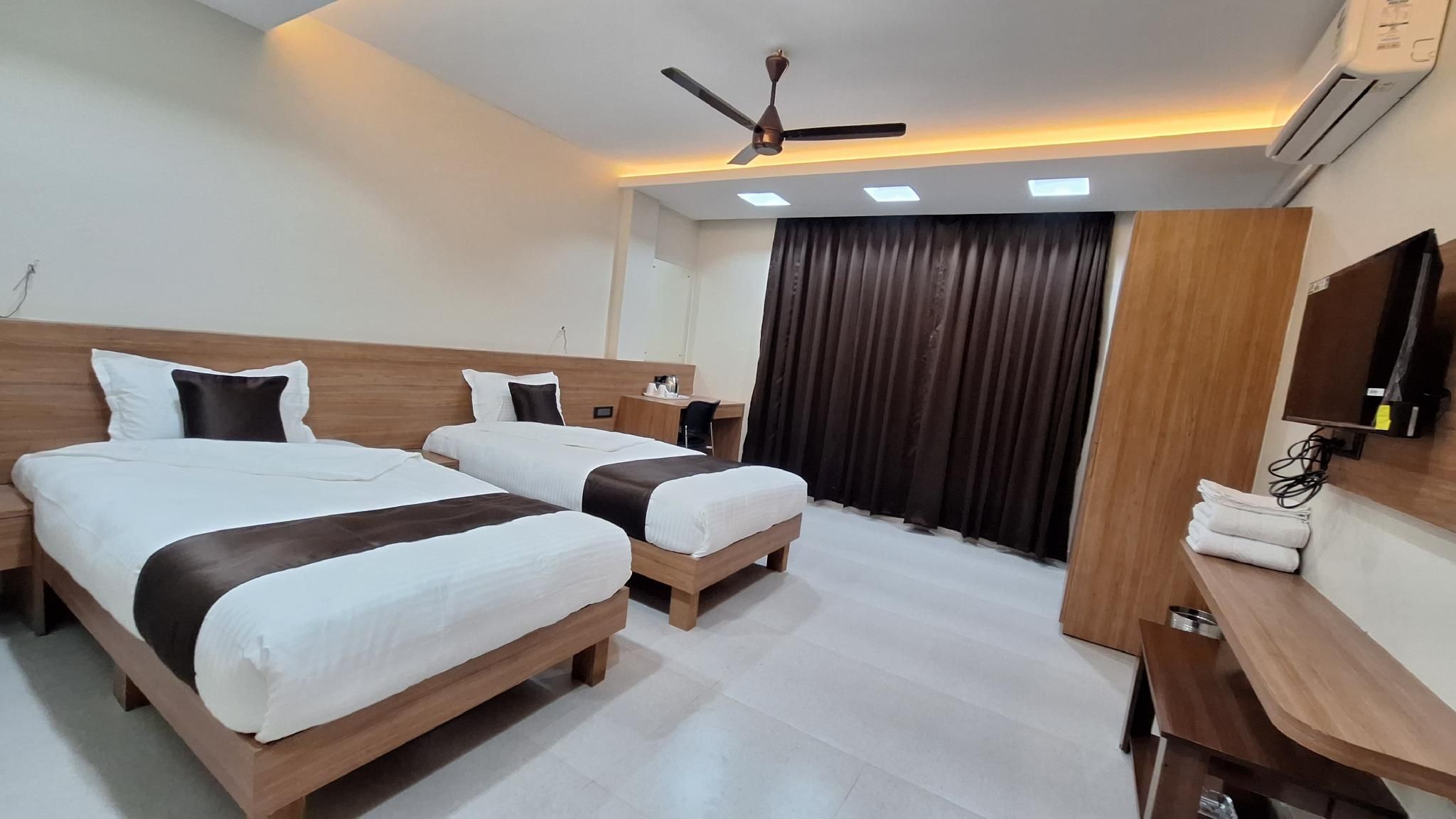 Deluxe Double or Twin