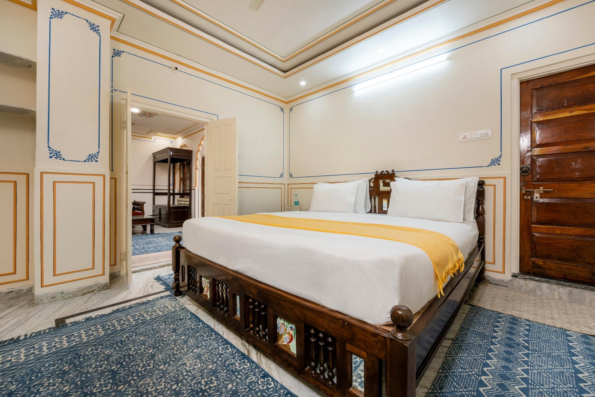 Deluxe King Suite