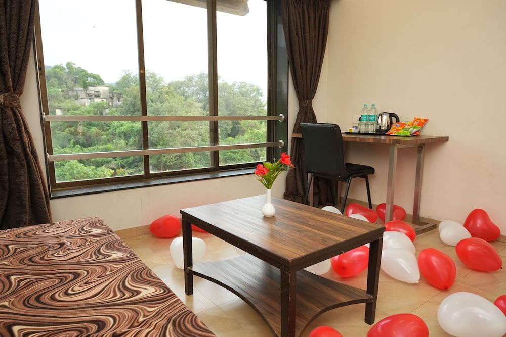 Hotel Lalit Inn By Royalstay