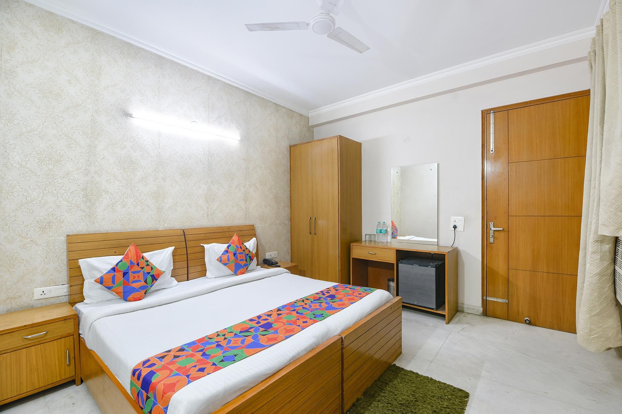 FabHotel Vagmi- 900m from Sikanderpur Metro Station Deluxe Room