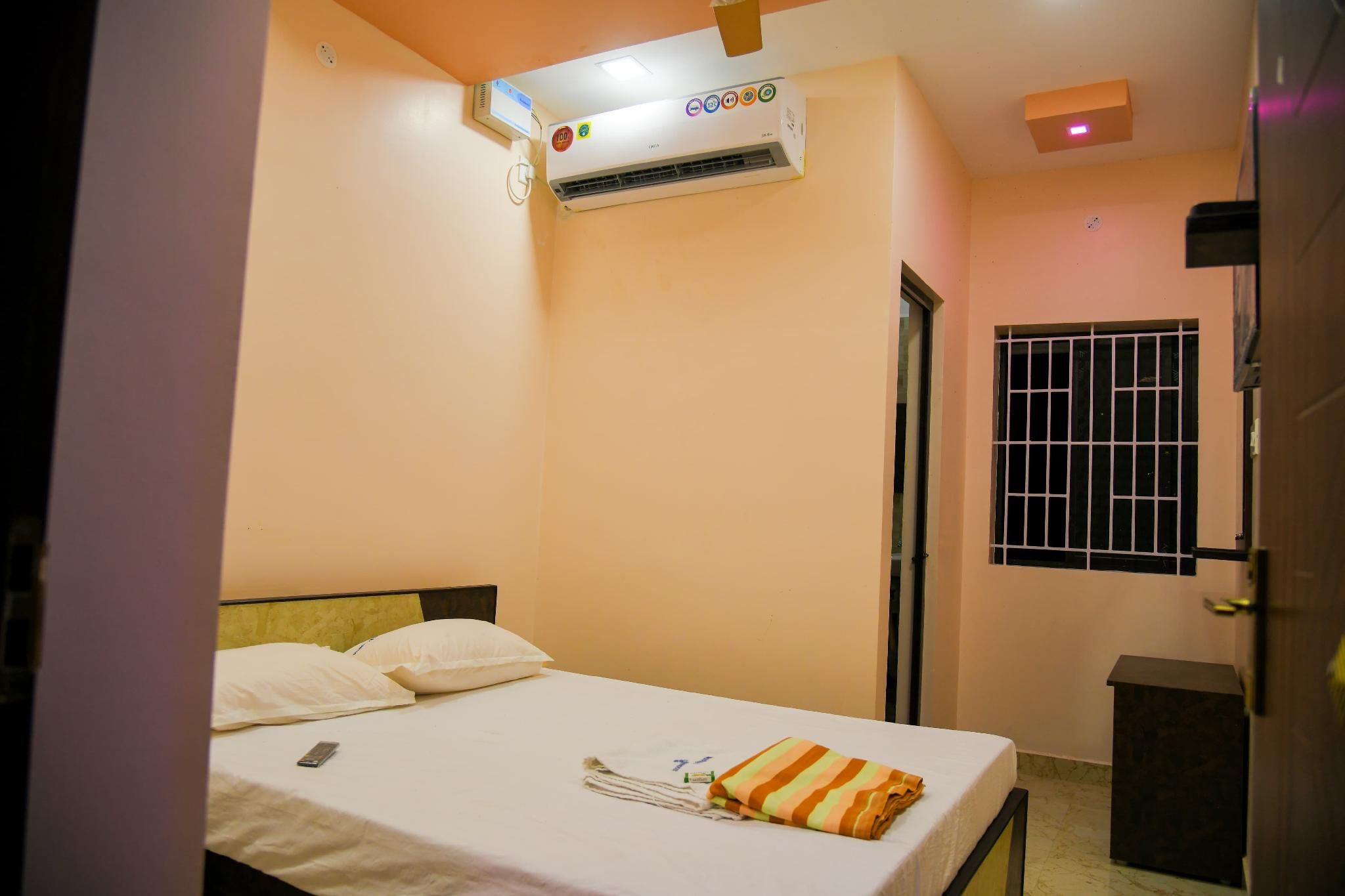 sivamurugan residency Double Room