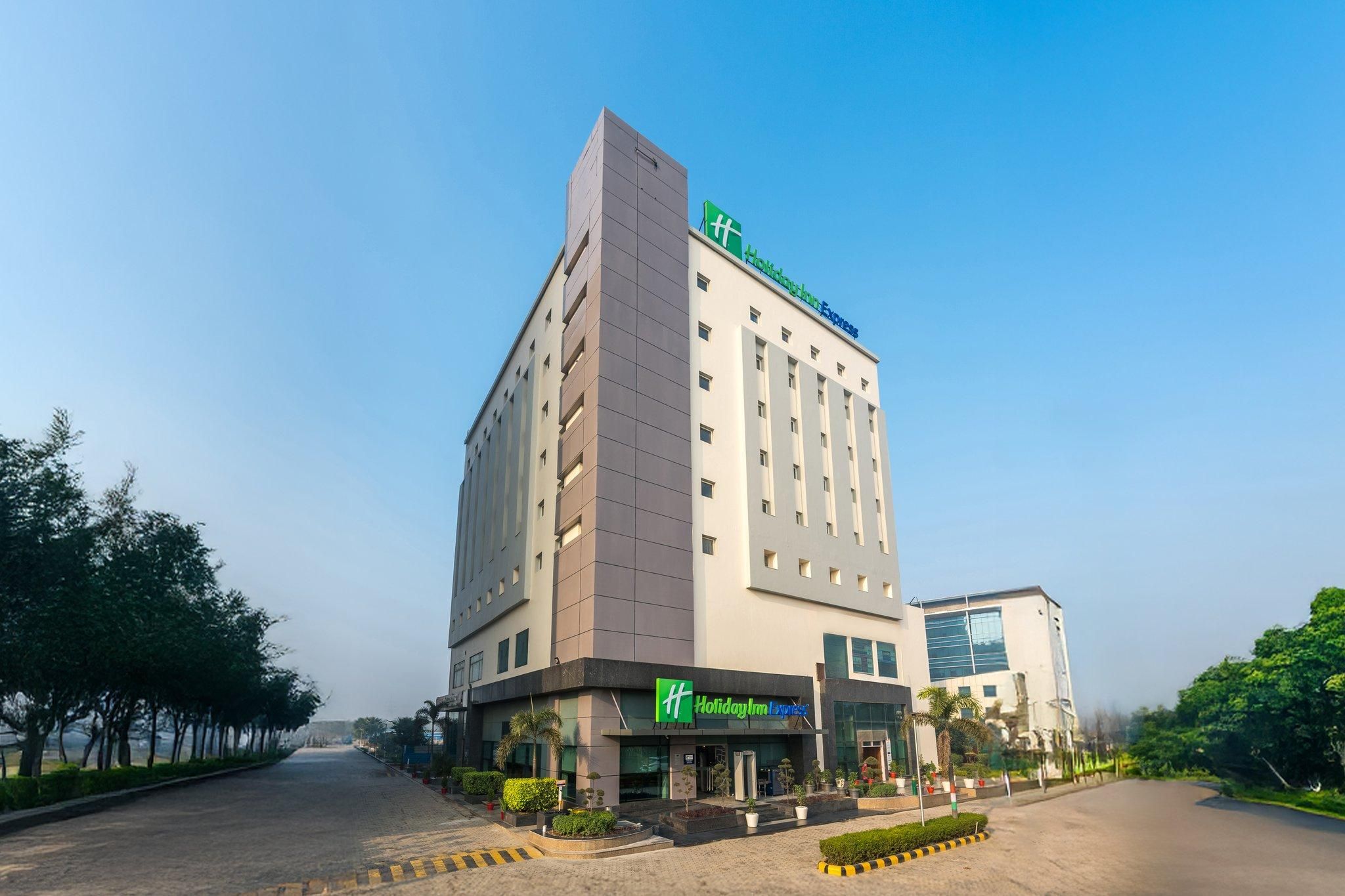 Holiday Inn Express Greater Noida Knowledge Park By IHG
