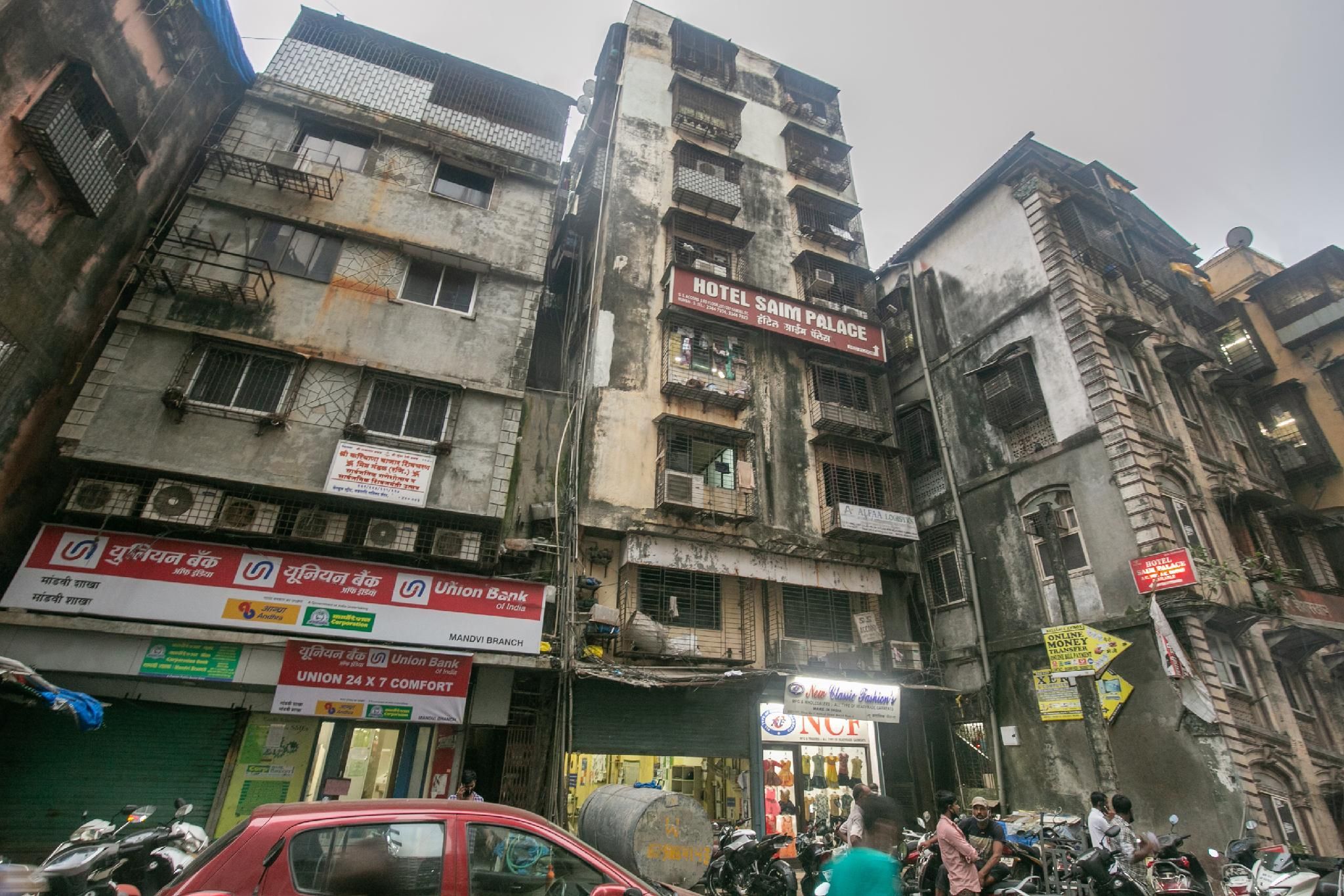 SPOT ON Hotel Saim Palace Near Marine Drive Beach