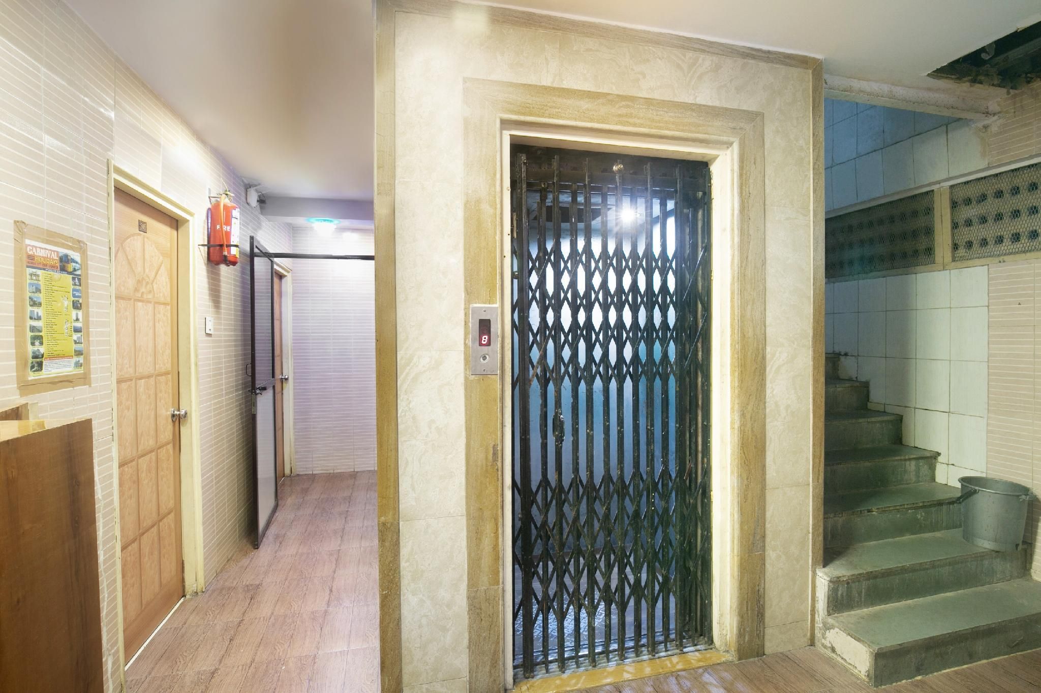 SPOT ON Hotel Saim Palace Near Marine Drive Beach