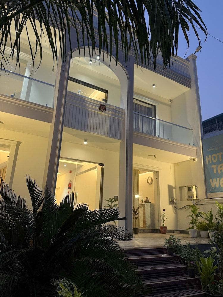 Front of property - evening/night