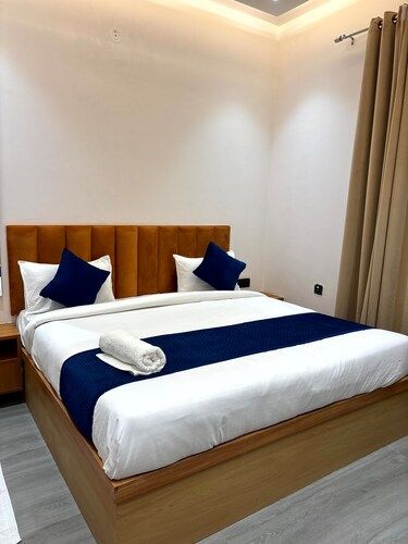 Hotel Taj Way by Jyoti Villa Deluxe Double bed Room 10