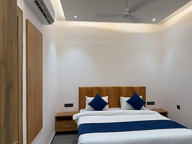 Hotel Taj Way by Jyoti Villa Deluxe Double bed Room 9