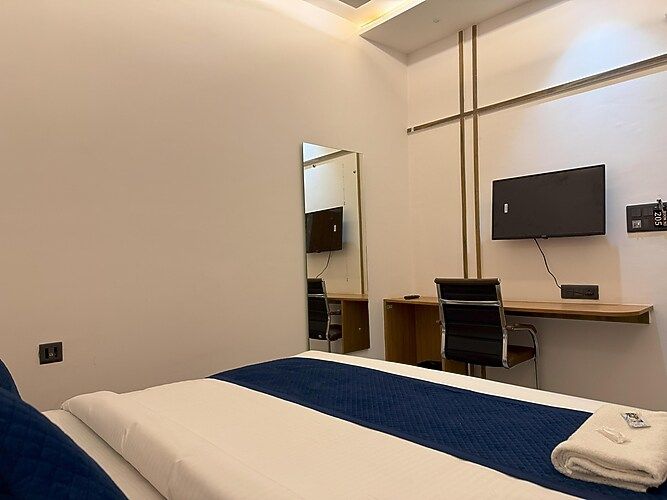 Hotel Taj Way by Jyoti Villa Deluxe Double bed Room 7