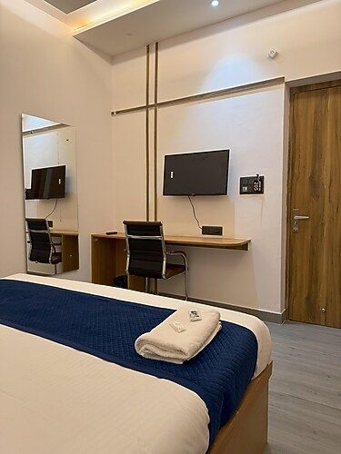 Hotel Taj Way by Jyoti Villa Deluxe Double bed Room 2