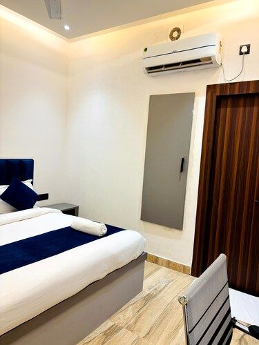 Hotel Taj Way by Jyoti Villa Deluxe Double bed Room 11