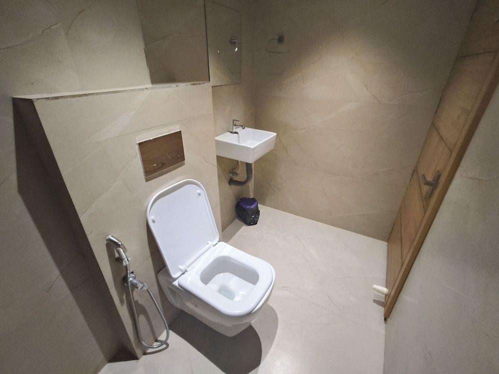 Hotel Beverly Plaza Kozhikode Deluxe Room, City View 35