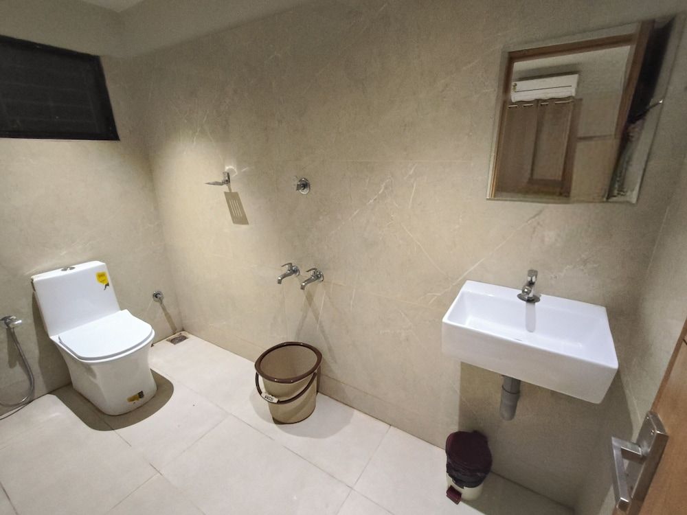 Hotel Beverly Plaza Kozhikode Deluxe Room, City View 31