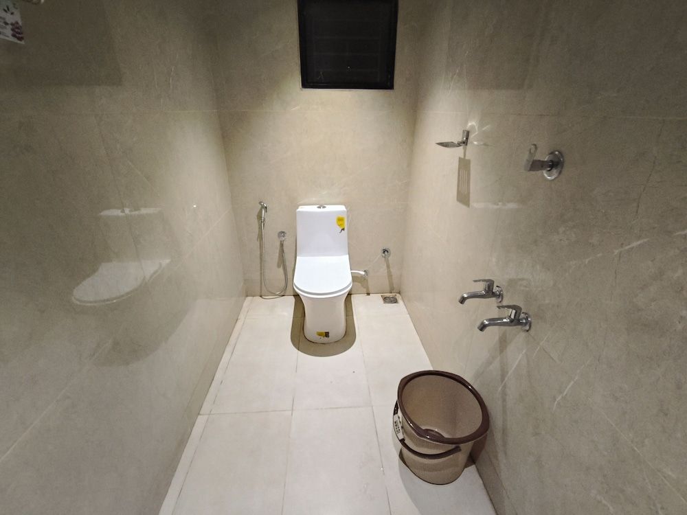 Hotel Beverly Plaza Kozhikode Deluxe Room, City View 32