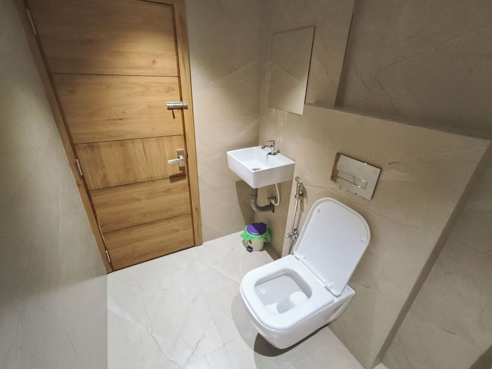 Hotel Beverly Plaza Kozhikode Deluxe Room, City View 29