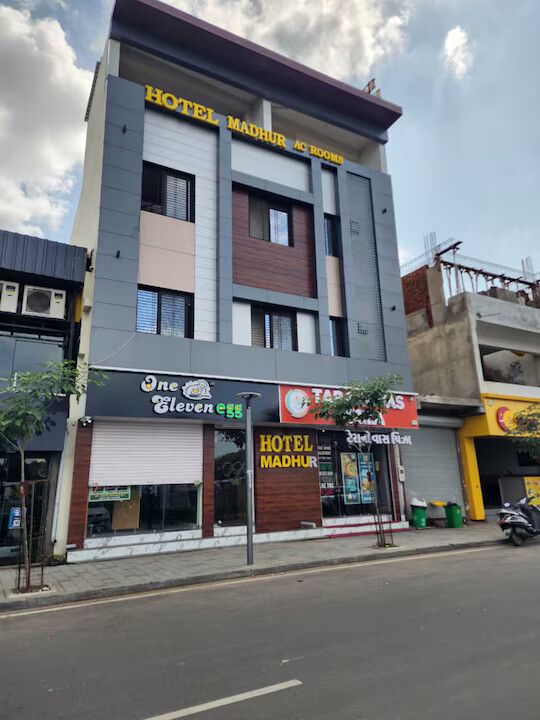 Hotel Madhur
