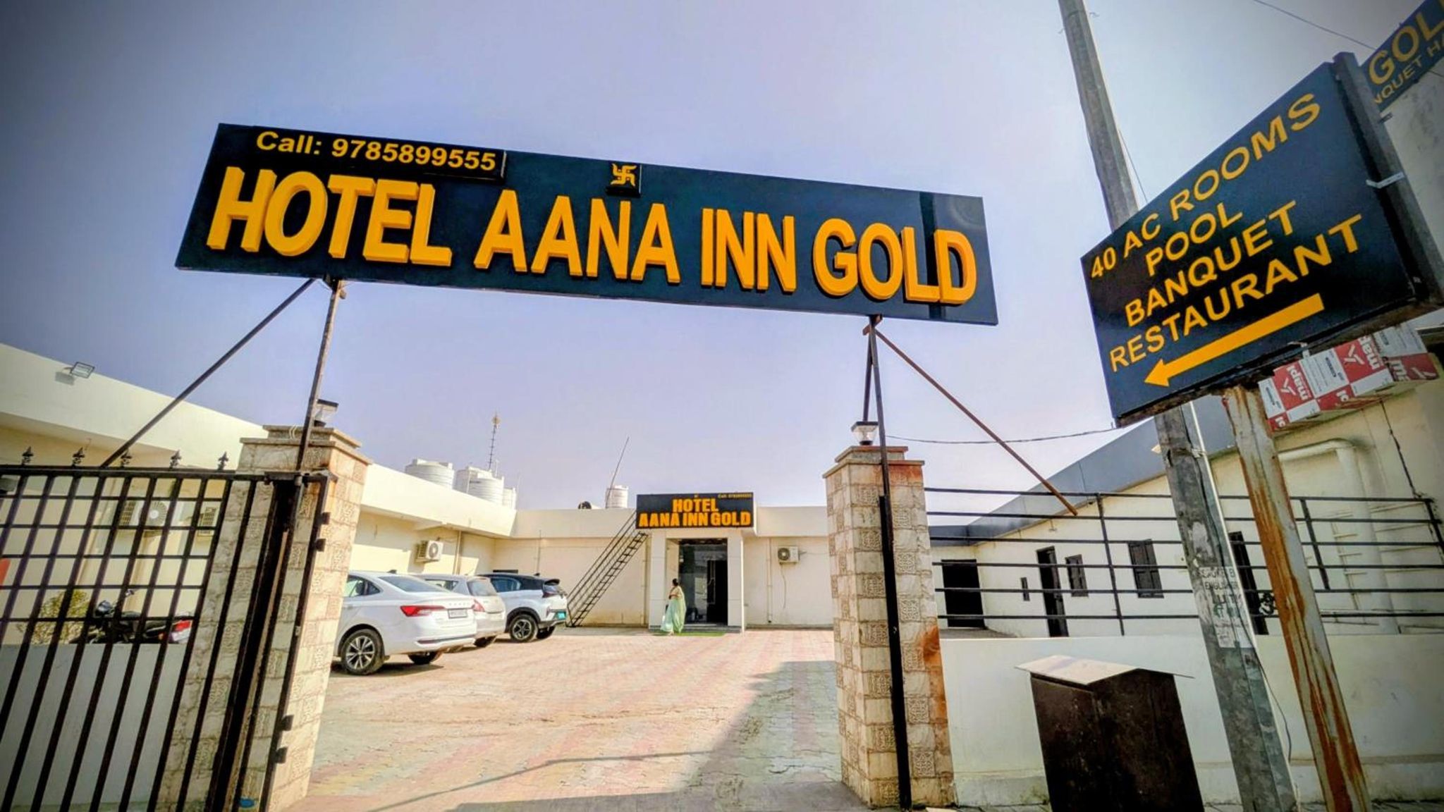 Hotel Aana Inn Gold