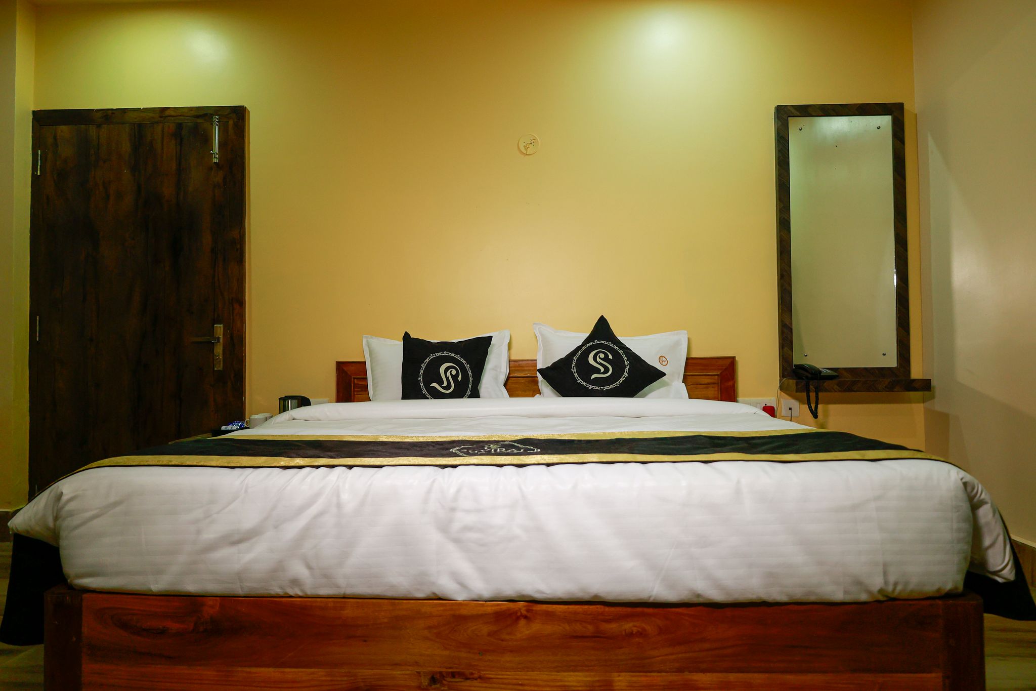 Deluxe Room AC
