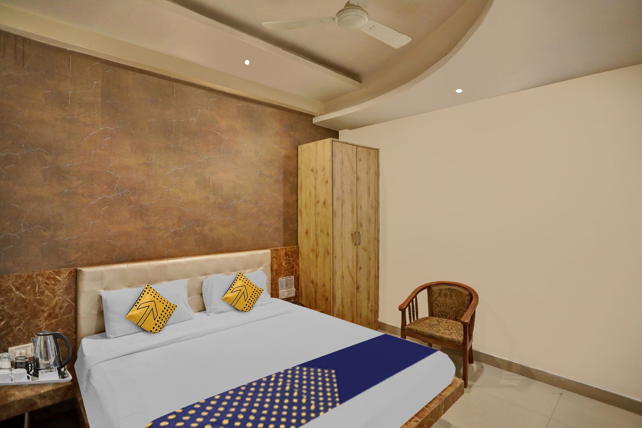 Triveni Inn Deluxe Room with High Speed Internet 5